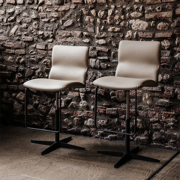 Bars / Barstools